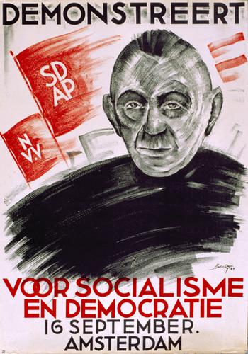 DEMONSTREERT VOOR SOCIALISME EN DEMOCRATIE