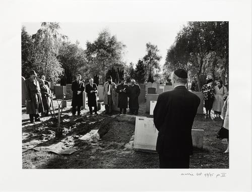 Kadisja zeggen bij begrafenis op N.I.K. begraafplaats Toepad