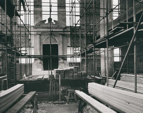 [De Grote Synagoge in Amsterdam tijdens restauratie]